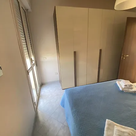 L'affaccio Sul Porto Di アパート