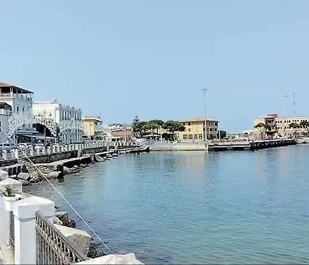 アパート L'affaccio Sul Porto Di *