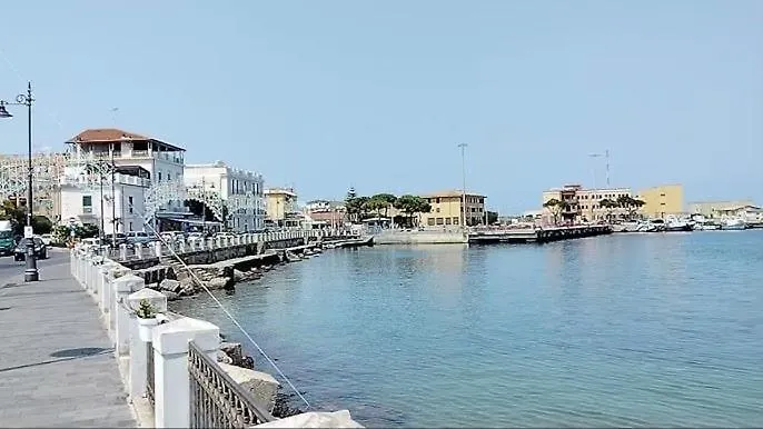 アパート L'affaccio Sul Porto Di *