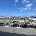 L'affaccio Sul Porto Di 아파트 비보 발렌티아 마리나